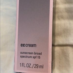 Mary Kay® CC Cream Sunscreen Broad Spectrum SPF 15
